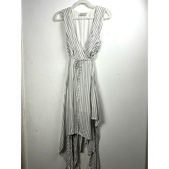 Dress Forum White Gray Striped Flowy Uneven Hem Coastal Summer Wrap Dress Medium - Picture 1 of 11